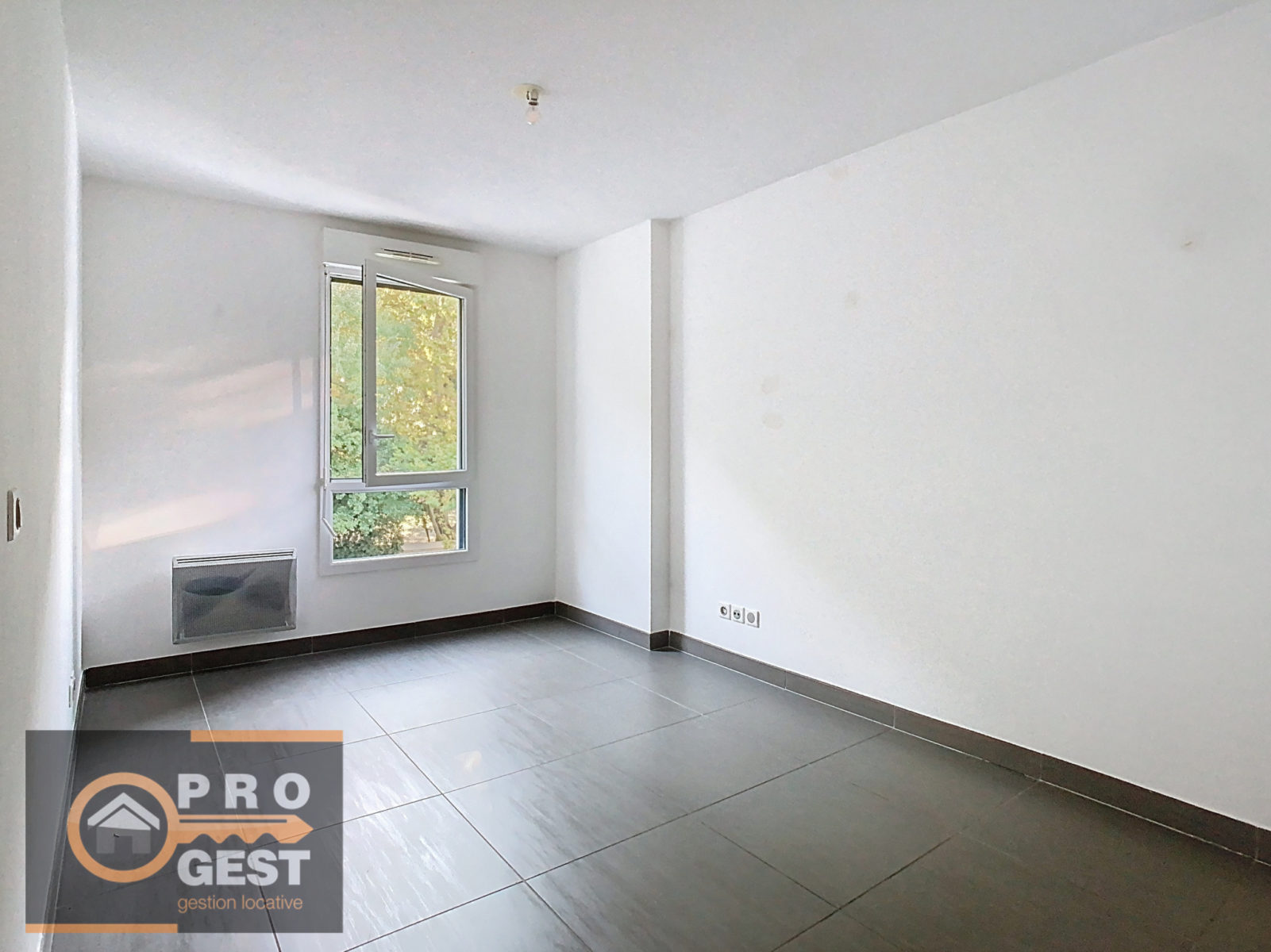 photo_9224a227a7fa3056a70d8c63ccf0187f