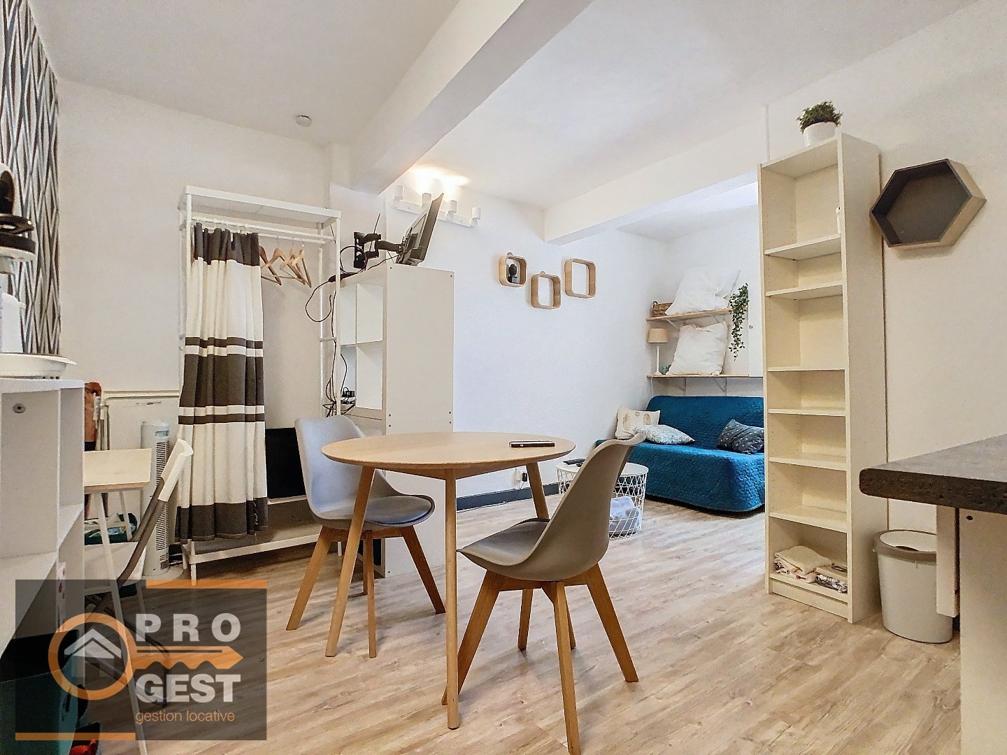 d8dcece62a70aef0cb7092b6e8a25df9