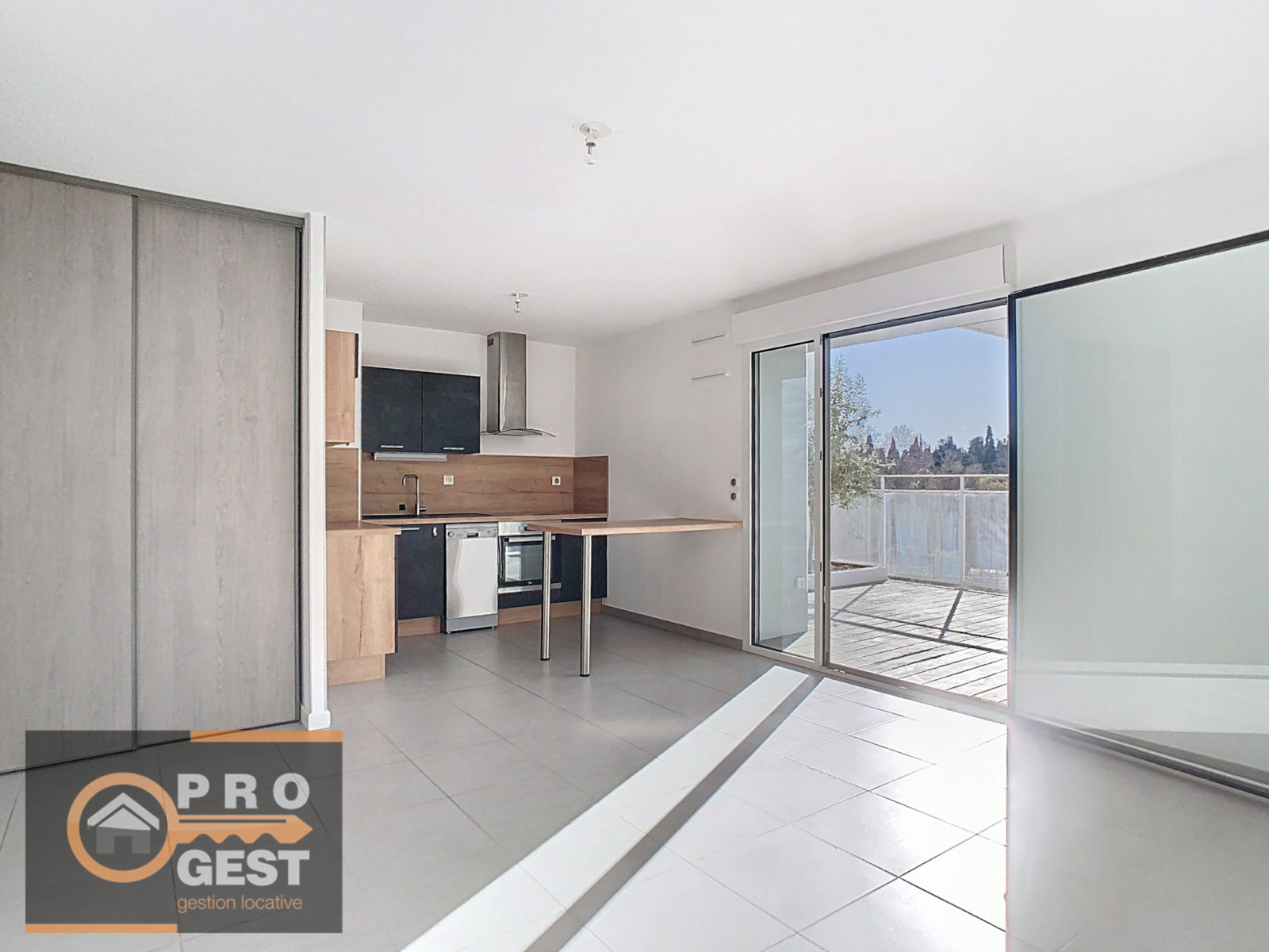 photo_99a545d0740d41fc9a260aa476b50283