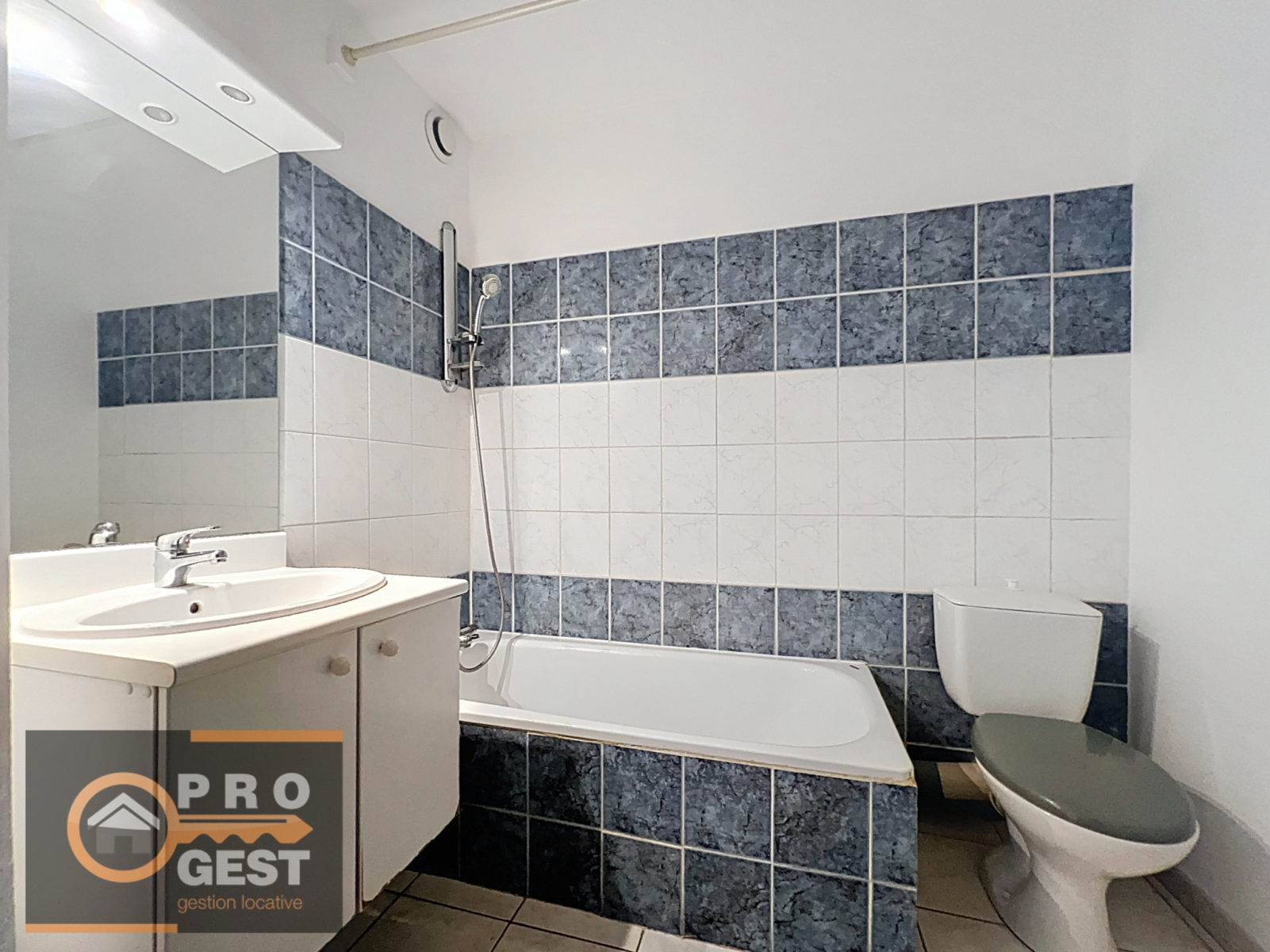 photo_496dd3548f7676a4d341f806dda236ad