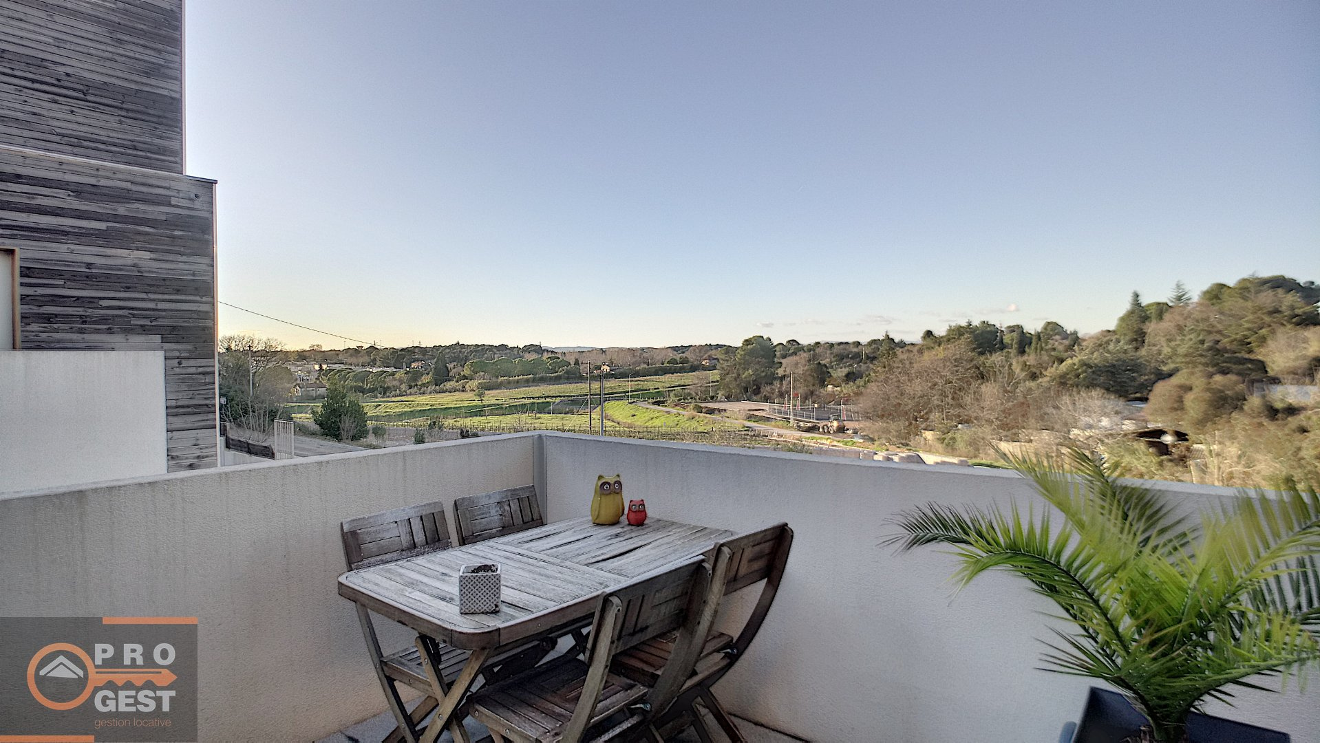 0e784181850351345bd5ff08d7a817f7