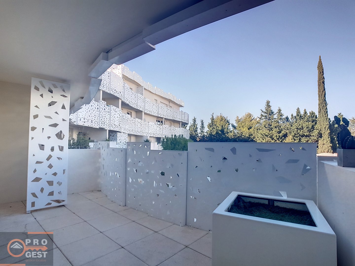 b771af05eff59099edb4779624decedc